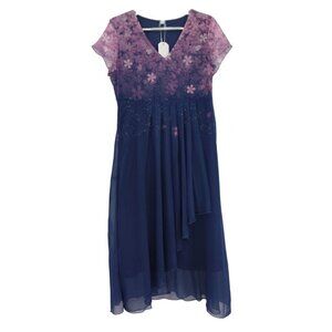 Floral Chiffon V-Neck Dress With Short Sleeves & Zipper Closure - Medium